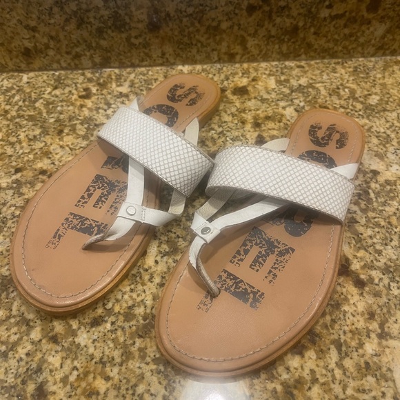 SOREL Shoes - SOREL Womens Ella White Thong T-Strap Sandals Size 10 Faux Snake Skin